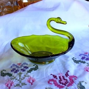 Vintage Viking art glass avocado green swan dish. 1960’s